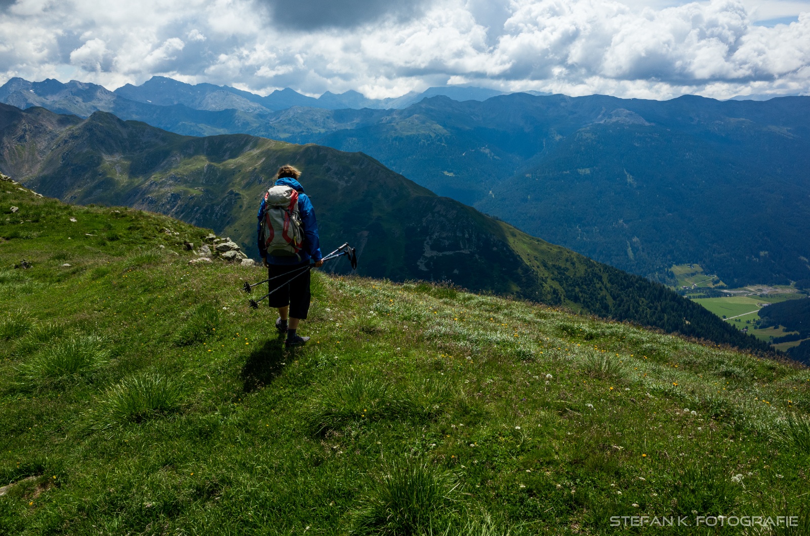 Entspannter Blick hinab in's Sarntal